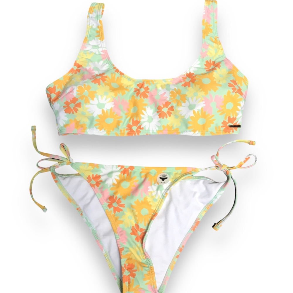 BNWT Aero Baiting Suit! Really cute with floral pattern